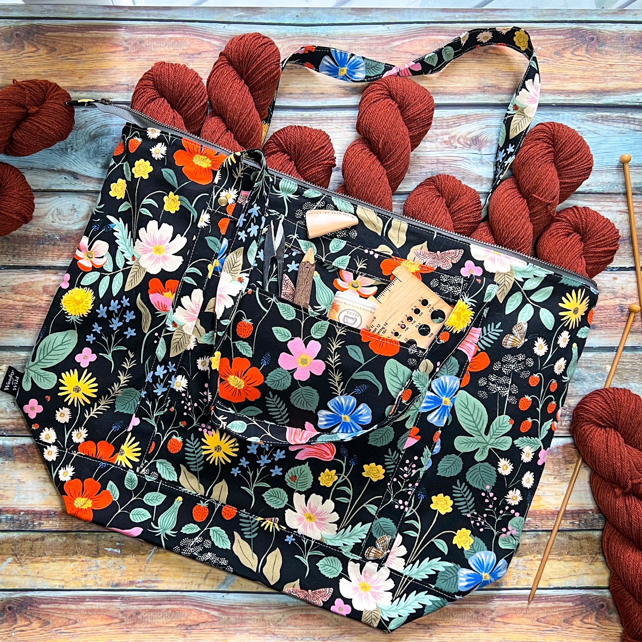 【THE MUSEUM VISITOR】HAND KNITTED POUCH BAG ghows-AR-a1362d19-1a40-3b37-