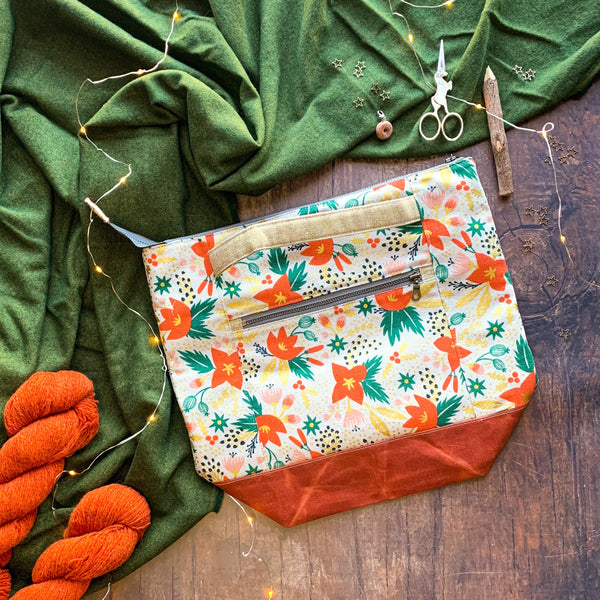 "Poinsettia*- Zippered Knitting Project Bag