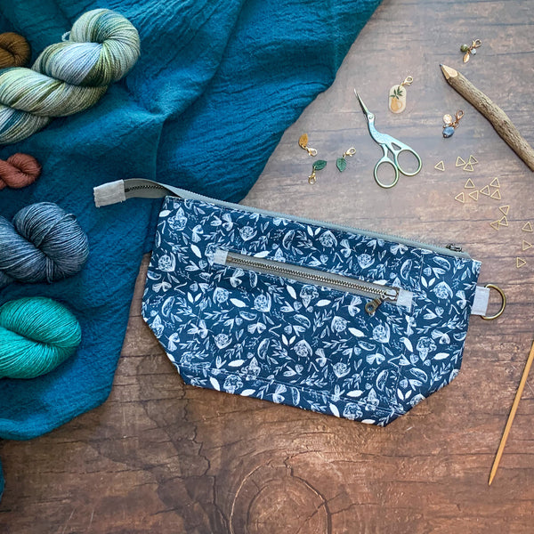 *Flower Bed*  Zippered Knitting Project Bag